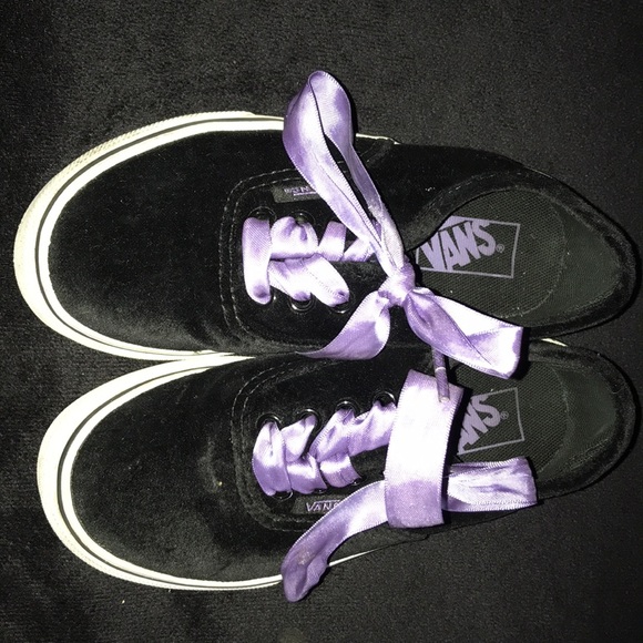 Black Velvet Toddler girls Vans size 12 EUC - Picture 8 of 8